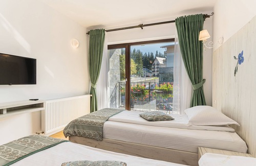 Predeal House | Pensiunea Hilltop
