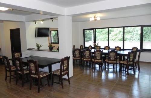 Calimanesti House | Pensiunea Iasmina si Pescarul