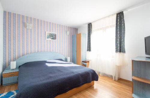 Sanmartin House | Pensiunea Laura