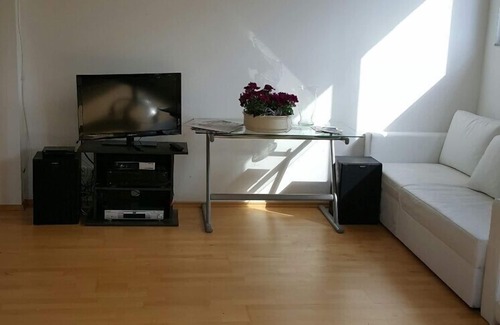 Troisdorf House | Penthose in best area in troisdorf one side park the other side birdspark