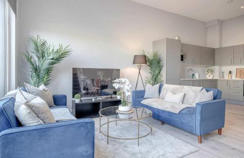Coulsdon West Apartment | Penthouse 2 Bed 2 Bath By CRSL