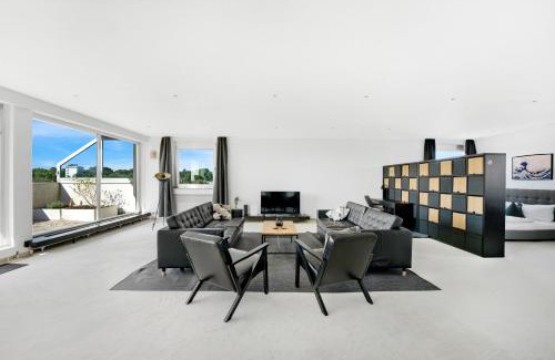 Gladbach Apartment | Penthouse 232QM, 12 Personen, Whirlpool, Terrasse, Parkplatz 25min bis Düsseldorf Messe