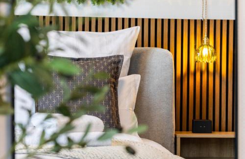 Rhein-Erft-Kreis District Apartment | Penthouse Apartment - 10 min to Cologne & Parking