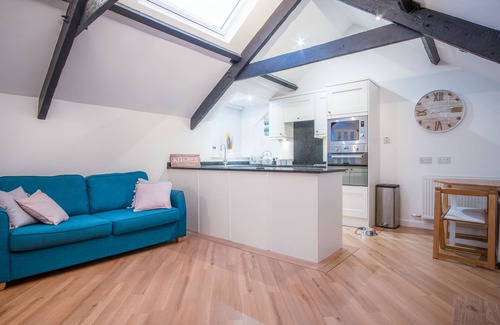 Tenby Apartment | Penthouse At The Mews - 2 Bed Apartment - Tenby