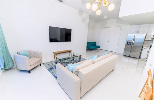 La Gorce House | PentHouse Balcony Bayfront
