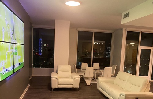 Downtown San Jose Apartment | Penthouse Downtown San Jose 5 min to Airport