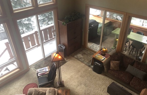 Comstock Acres House | PENTHOUSE-DRAMATIC TAHOE CITY 2 BED WITH LOFT & 3 FIREPLACES, SLEEPS 6