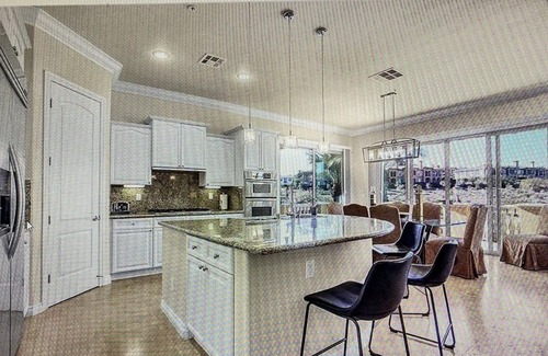 Tramonto Condo | Penthouse in the heart of Lake Las Vegas