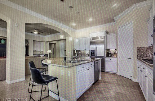 Tramonto Condo | Penthouse in the heart of Lake Las Vegas