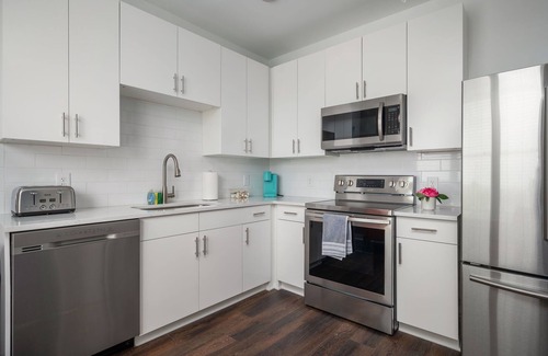 Old Fourth Ward Condo | Penthouse Level Condo W/Rooftop Patio