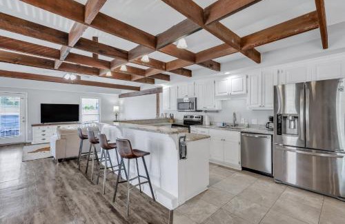 Statesboro Apartment | Penthouse Loft- Balcony Over Downtown Statesboro