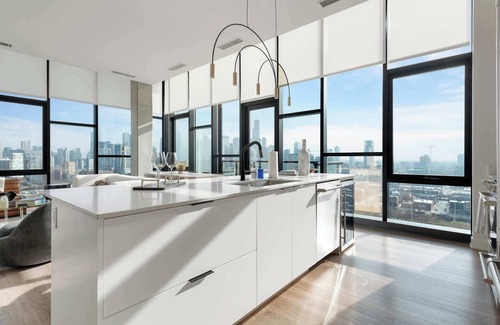 River West Apartment | Penthouse near Fulton Market: 3BR Luxury