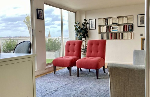 Little Venice Apartment | Penthouse Oasis in Prime London. Large, light, & stylish.