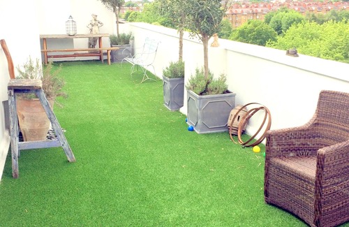 Little Venice Apartment | Penthouse Oasis in Prime London. Large, light, & stylish.