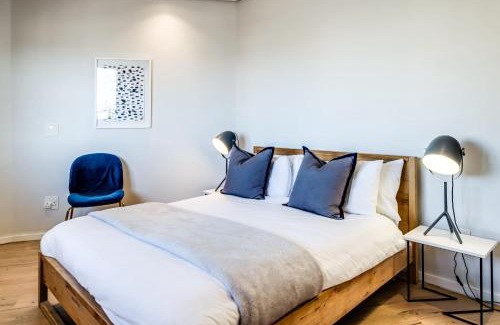 Three Anchor Bay Apartment | Penthouse on S