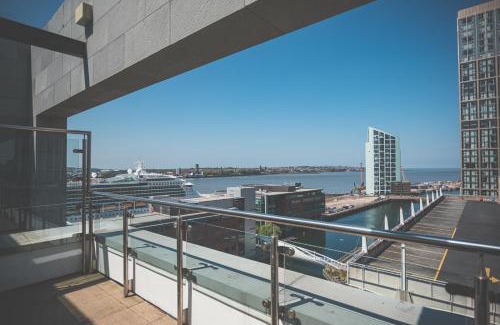 The Docks Apartment | PENTHOUSE RIVER VIEW! WoW