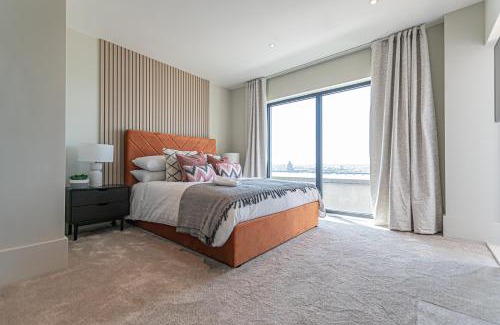 The Docks Apartment | PENTHOUSE RIVER VIEW! WoW