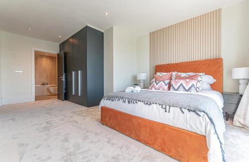 The Docks Apartment | PENTHOUSE RIVER VIEW! WoW