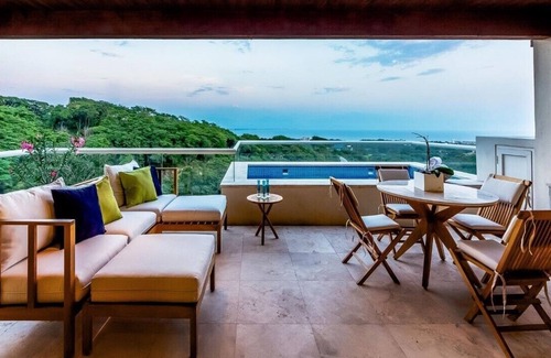 La Cruz de Huanacaxtle Resort | Penthouse Suite at Grand Sirenis