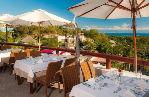La Cruz de Huanacaxtle Resort | Penthouse Suite at Grand Sirenis