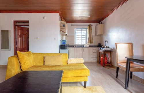 Ngara West Apartment | Penthouse Studio with King bed