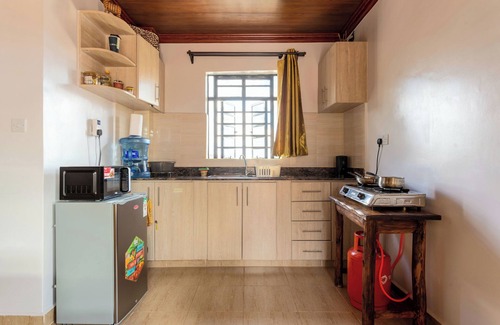 Ngara West Apartment | Penthouse Studio with King bed