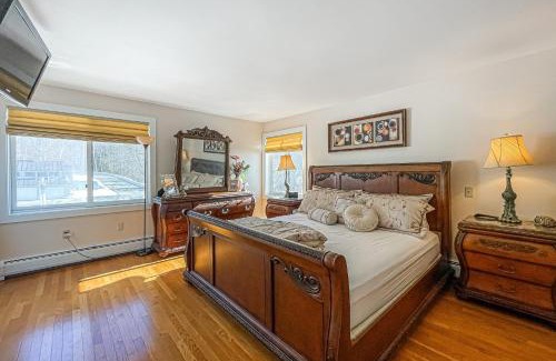 Lincoln Apartment | Penthouse Suite at Loon Landing