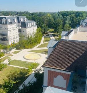 Le Blanc-Mesnil Apartment | PENTHOUSE Terrasse Jacuzzi 6 voyageurs