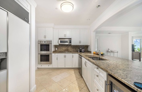 Seven Mile Beach Condo | Penthouse View Residence steps away from the Beach at The Ritz-Carlton