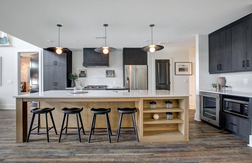 Castleberry Hill Apartment | Penthouse w Rooftop, Private Chef, Secure Parking