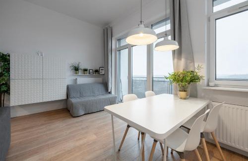Srodmiescie Apartment | Penthouse with a View of Lodz & Free Parking