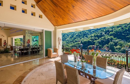 Boca de Tomatlan Villa | Penthouse with Beach and Ocean Frontage