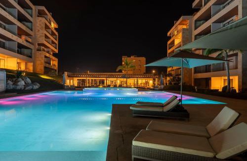 El Tezal Apartment | Penthouse with Private Jacuzzi in Villa San Lucas