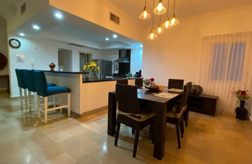 El Cortecito Apartment | Penthouse With Rooftop and Pool & Beach Access