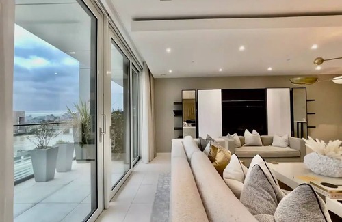 Billingsgate Apartment | Penthouse With Stunning Landmark Views