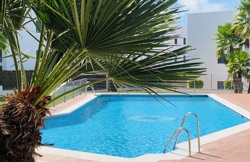 Conil de la Frontera Apartment | Penthouse with sun terrace, pool, wifi, garage, elevator, 1800 m from beach