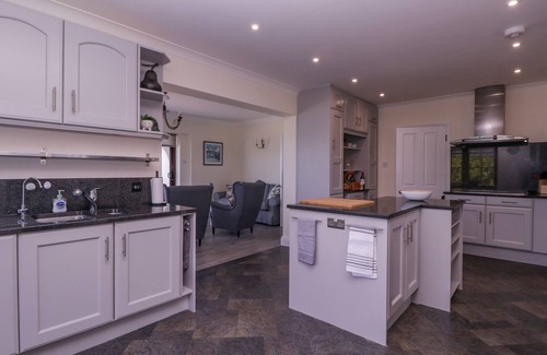 Martin Cottage | PENTIRE HOUSE, pet friendly, luxury holiday cottage in Kingsdown