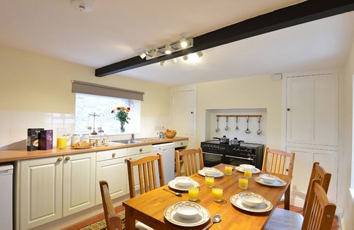 Amlwch Cottage | PENTREHEULYN, pet friendly, with open fire in Carreglefn