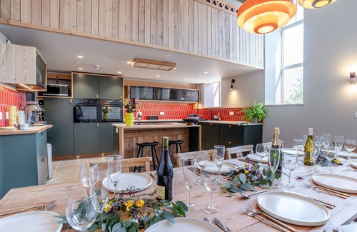 Bwlch House | Penuel Chapel - Five Bedroom House, Sleeps 10