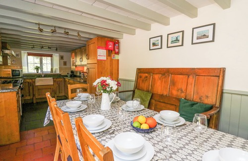 Glandyfi Cottage | PENUWCH FACH, pet friendly, character holiday cottage in Aberystwyth