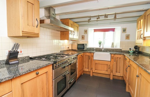 Glandyfi Cottage | PENUWCH FACH, pet friendly, character holiday cottage in Aberystwyth