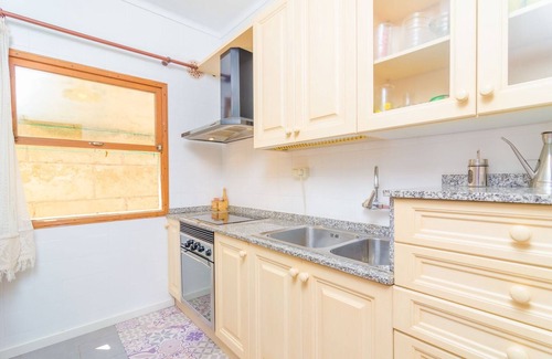 S'Illot-Cala Morlanda Ski Chalet | Penya - House In S'illot-cala Morlanda. Free Wifi
