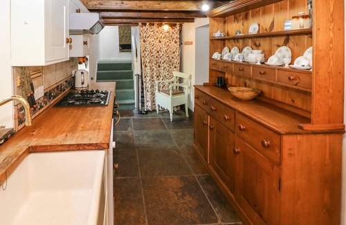 St Dogmaels Cottage | PENYWHELP HOUSE, pet friendly, with open fire in St Dogmaels