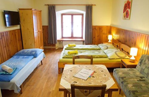 Poprad House | Penzión Pod bránou