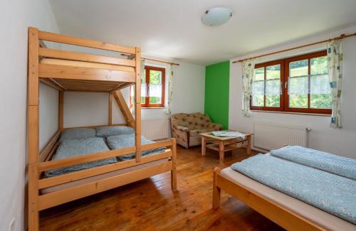 Velke Karlovice House | Penzion pod Pralesem