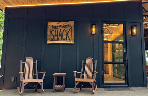 Newport House | Pepper Jack Shack: Your Cozy Mountain Retreat