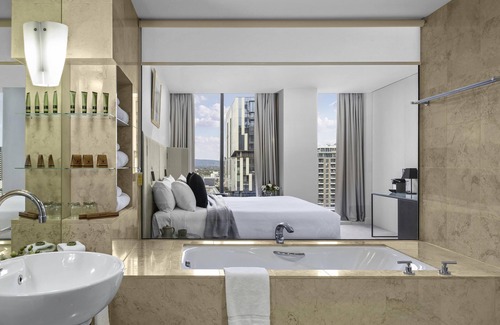Adelaide Central Business District Hotel | Peppers Waymouth Adelaide