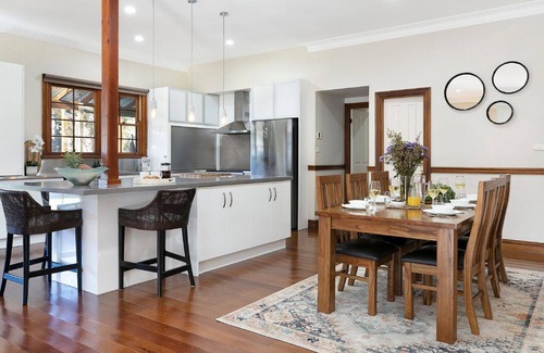 Balaclava House | Peppertree Lodge –Ultimate family retreat with a swim spa