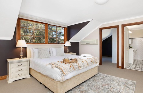 Balaclava House | Peppertree Lodge –Ultimate family retreat with a swim spa