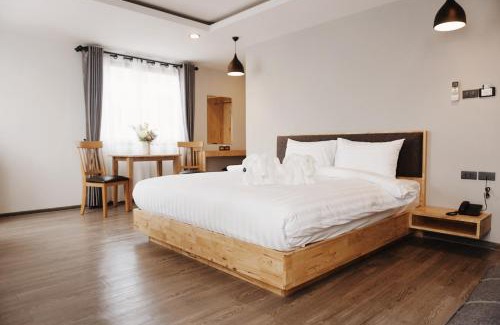 Hai Ya Hotel | Peppery Hills